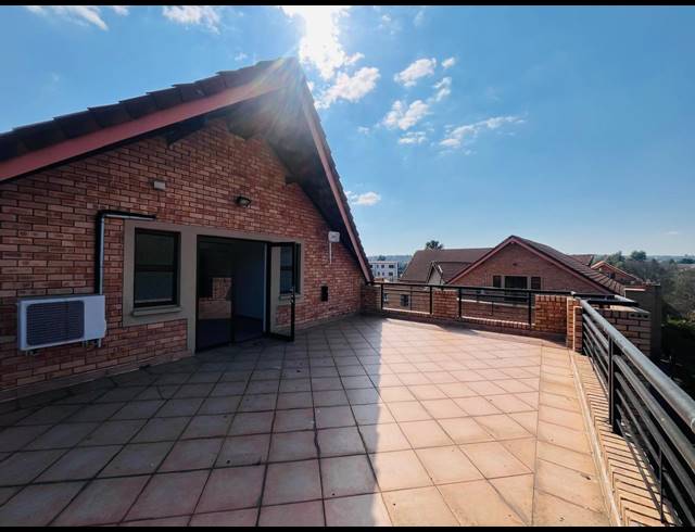 92M² OFFICE TO LET IN FOURWAYS